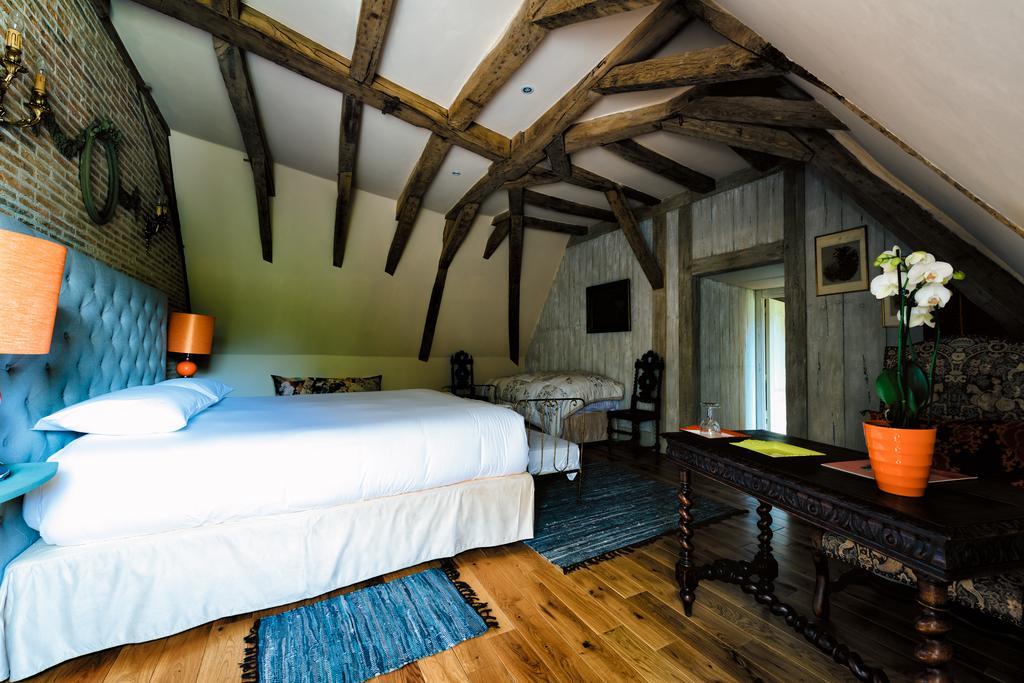 Les Chambres D'Hotes Du Chateau De Saint-Georges Room photo