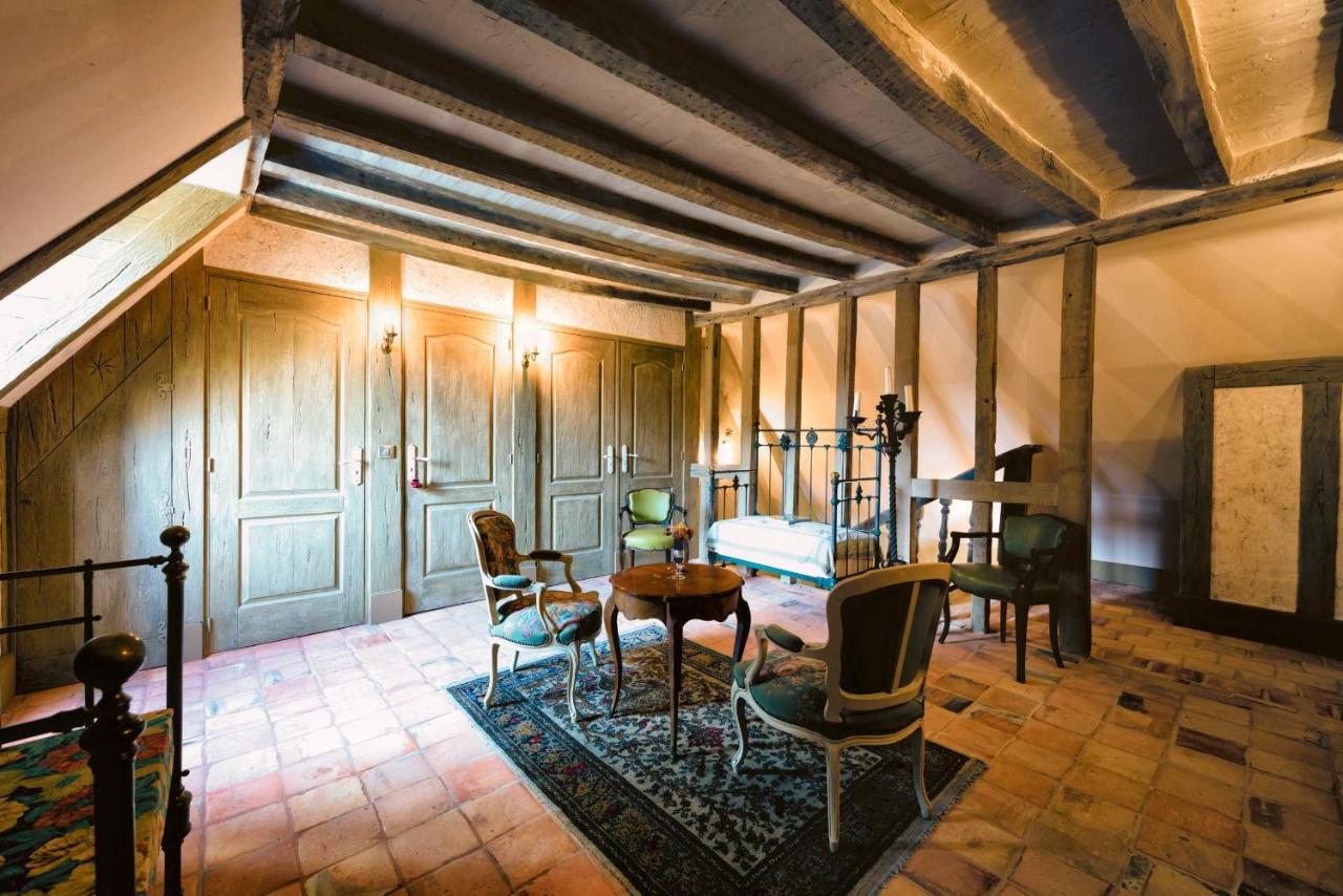 Les Chambres D'Hotes Du Chateau De Saint-Georges Room photo